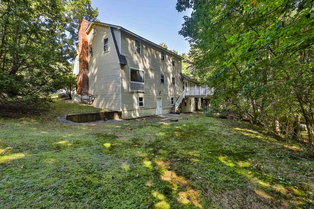 16 Blueberry Lane, Nashua, NH 03062