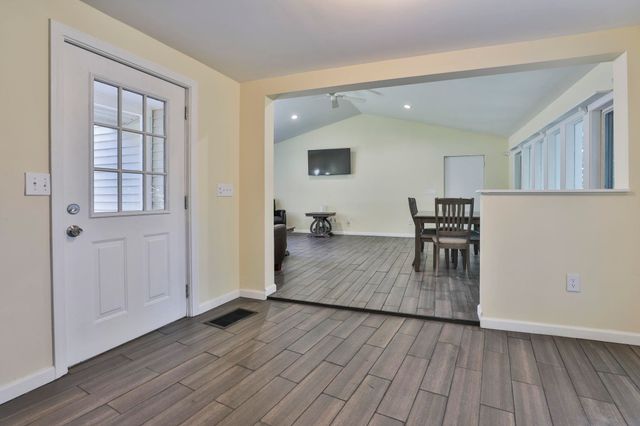 16 Blueberry Lane, Nashua, NH 03062