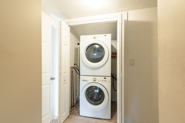 2 Senee Ct 2, Amesbury, MA 01913