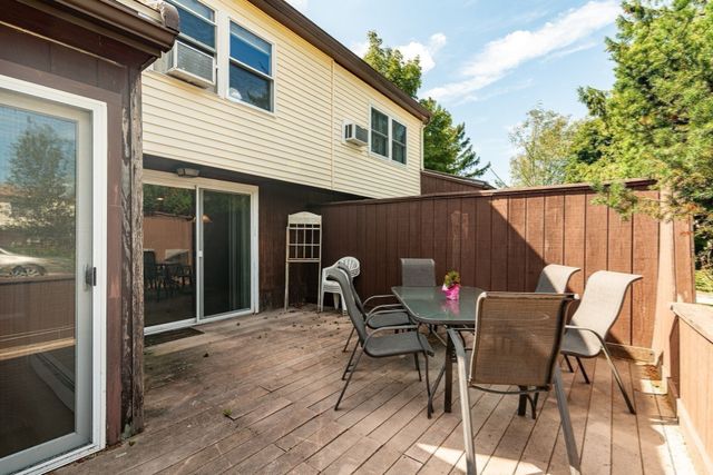2 Senee Ct 2, Amesbury, MA 01913