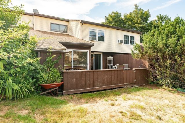 2 Senee Ct 2, Amesbury, MA 01913