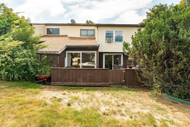 2 Senee Ct 2, Amesbury, MA 01913
