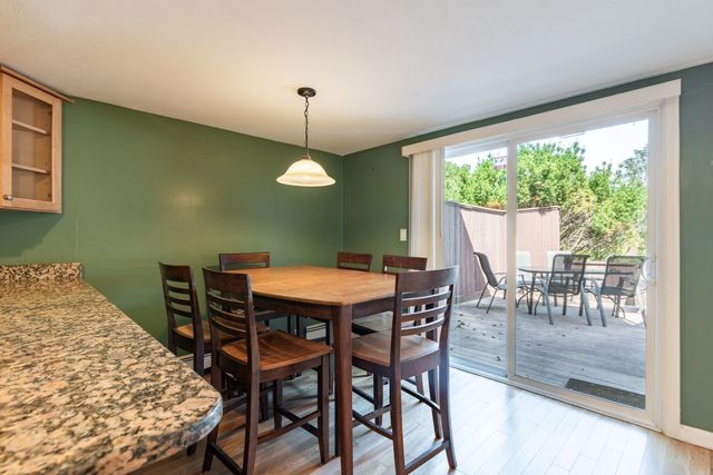 2 Senee Ct 2, Amesbury, MA 01913