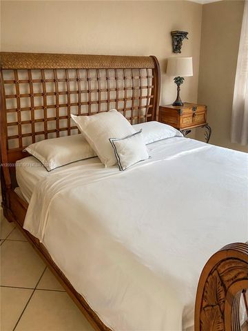 9225 Collins Avenue 1206, Surfside, FL 33154
