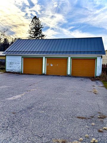 1025 2nd Street, Baraboo, WI 53913