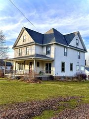 1025 2nd Street, Baraboo, WI 53913