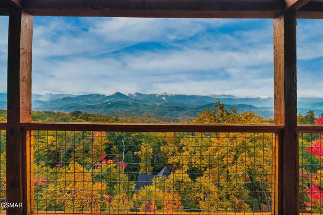 1132 Villa Overlook Way, Gatlinburg, TN 37738