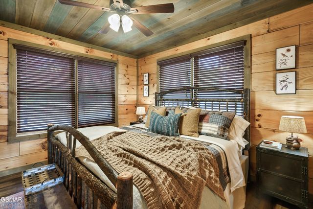 1132 Villa Overlook Way, Gatlinburg, TN 37738