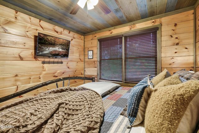 1132 Villa Overlook Way, Gatlinburg, TN 37738