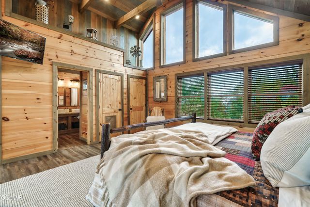 1132 Villa Overlook Way, Gatlinburg, TN 37738