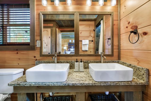 1132 Villa Overlook Way, Gatlinburg, TN 37738