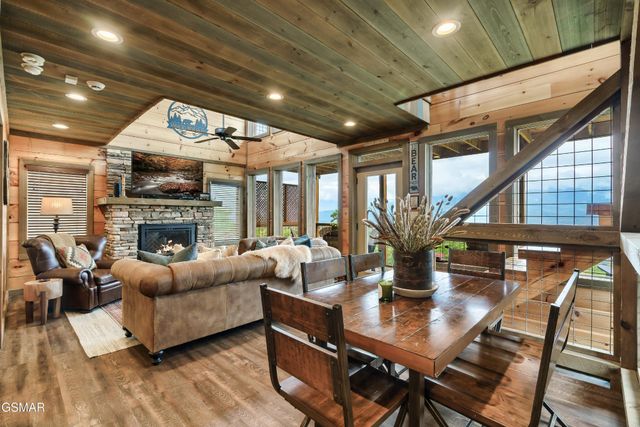 1132 Villa Overlook Way, Gatlinburg, TN 37738