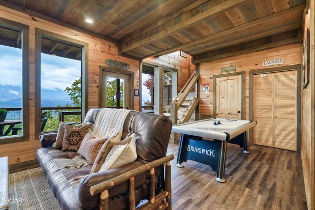 1132 Villa Overlook Way, Gatlinburg, TN 37738