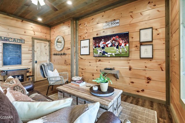 1132 Villa Overlook Way, Gatlinburg, TN 37738