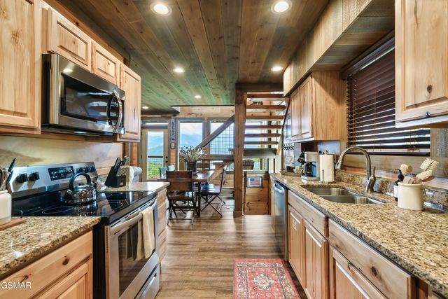 1132 Villa Overlook Way, Gatlinburg, TN 37738