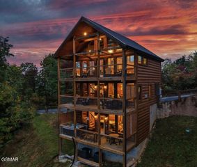 1132 Villa Overlook Way, Gatlinburg, TN 37738
