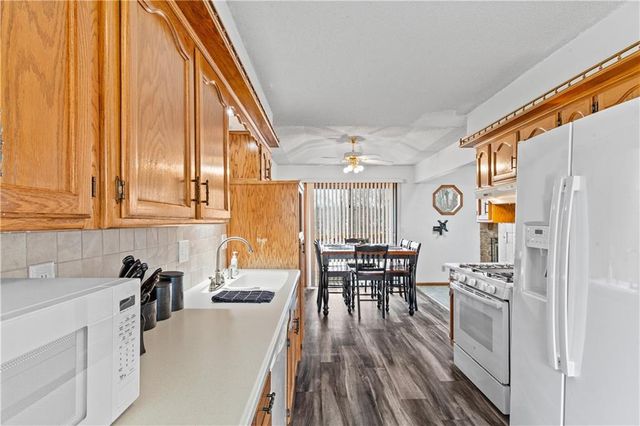 3403 NW Shannon Court, Blue Springs, MO 64015