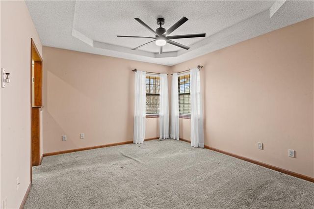 3403 NW Shannon Court, Blue Springs, MO 64015