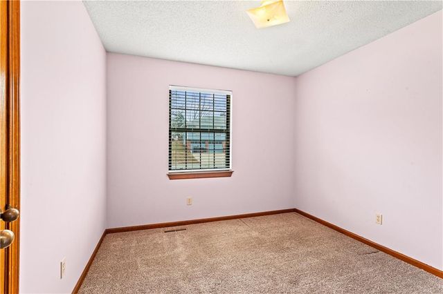 3403 NW Shannon Court, Blue Springs, MO 64015