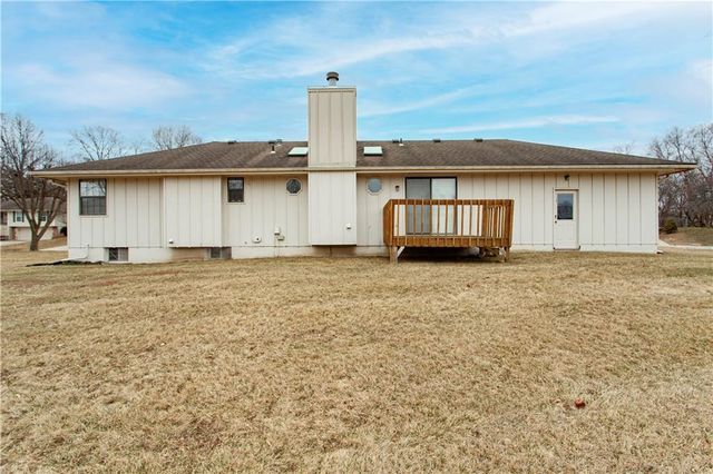 3403 NW Shannon Court, Blue Springs, MO 64015