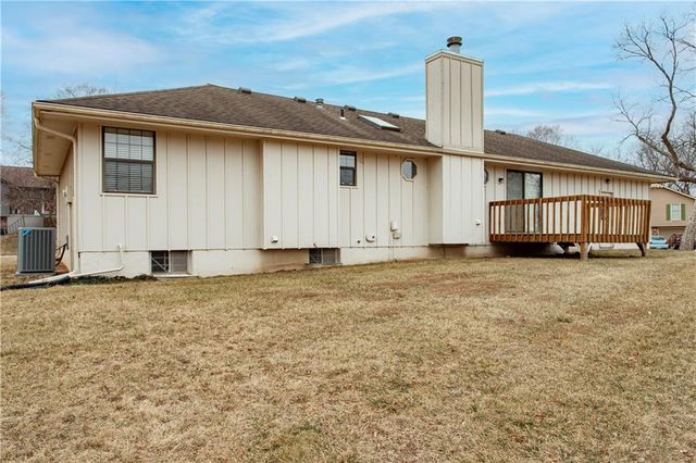 3403 NW Shannon Court, Blue Springs, MO 64015