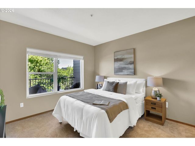 614 S NEVADA St A, Portland, OR 97219