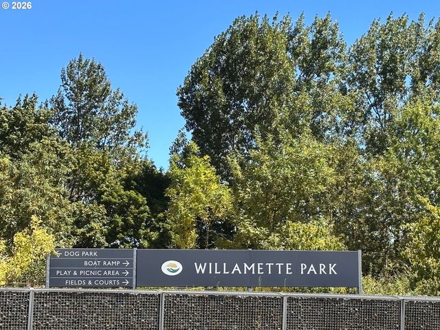 614 S NEVADA St A, Portland, OR 97219