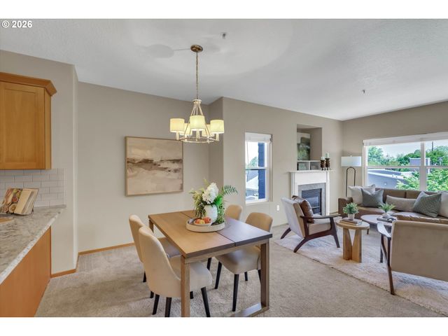 614 S NEVADA St A, Portland, OR 97219