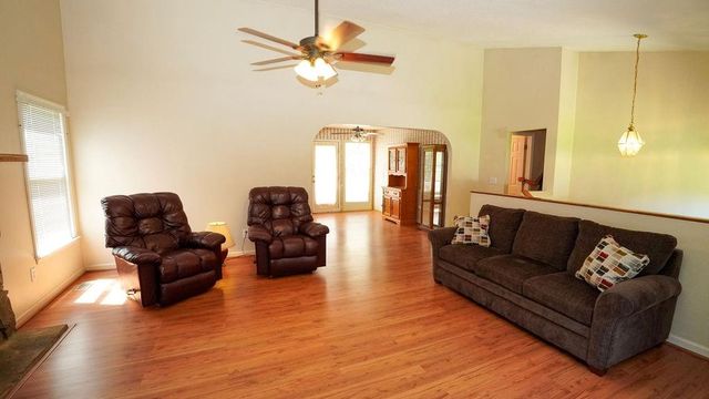 18 Azalea Drive SE, Cartersville, GA 30121