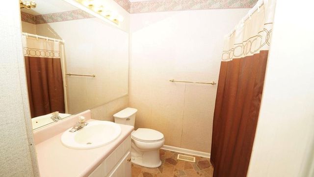 18 Azalea Drive SE, Cartersville, GA 30121