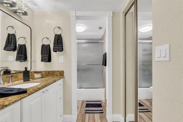 1101 Colony Point Cir 309, Pembroke Pines, FL 33026