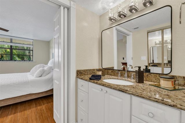1101 Colony Point Cir 309, Pembroke Pines, FL 33026