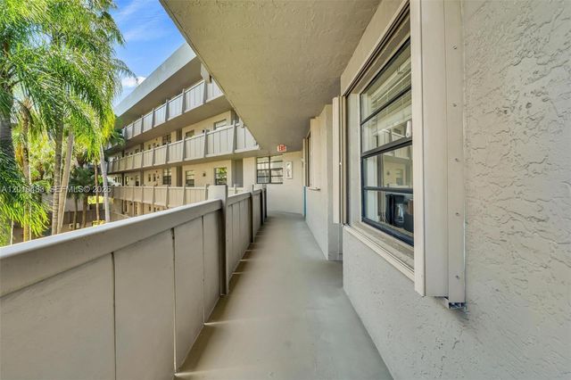 1101 Colony Point Cir 309, Pembroke Pines, FL 33026