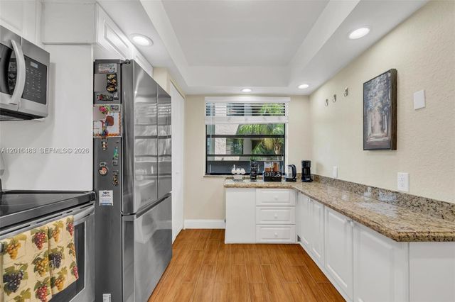 1101 Colony Point Cir 309, Pembroke Pines, FL 33026