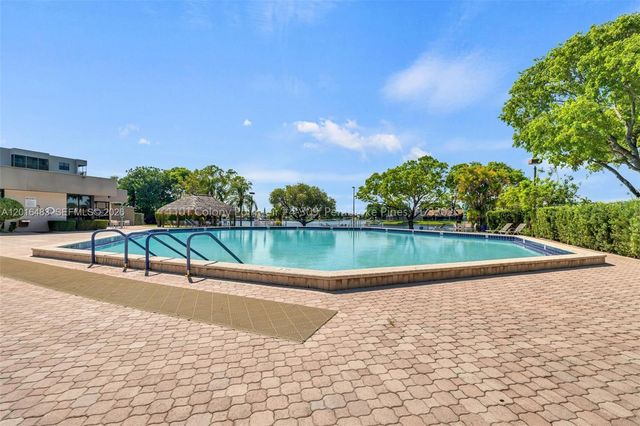 1101 Colony Point Cir 309, Pembroke Pines, FL 33026