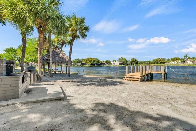 1101 Colony Point Cir 309, Pembroke Pines, FL 33026