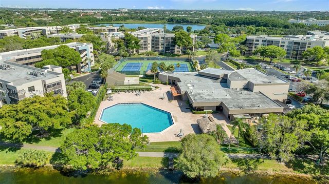 1101 Colony Point Cir 309, Pembroke Pines, FL 33026