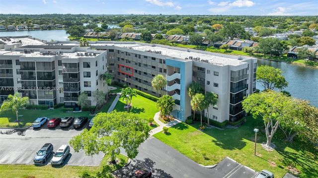 1101 Colony Point Cir 309, Pembroke Pines, FL 33026