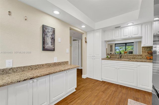 1101 Colony Point Cir 309, Pembroke Pines, FL 33026