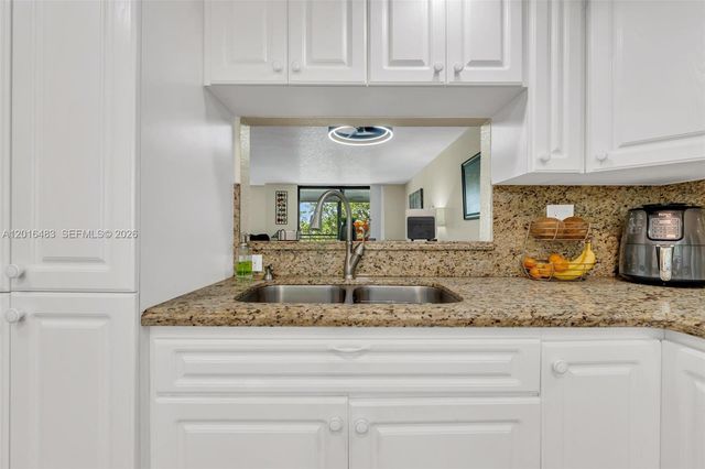 1101 Colony Point Cir 309, Pembroke Pines, FL 33026