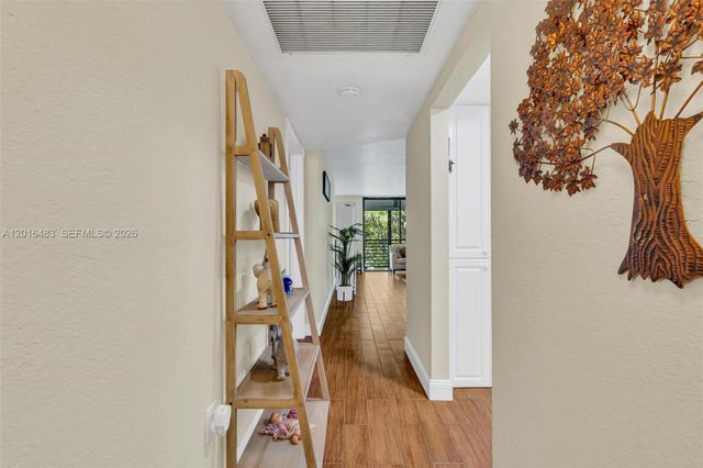 1101 Colony Point Cir 309, Pembroke Pines, FL 33026