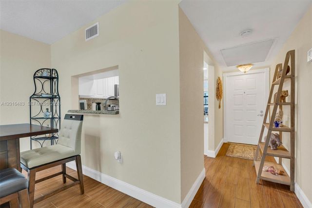 1101 Colony Point Cir 309, Pembroke Pines, FL 33026