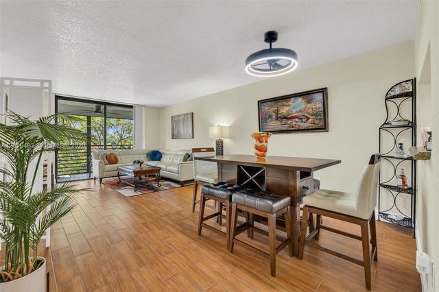 1101 Colony Point Cir 309, Pembroke Pines, FL 33026