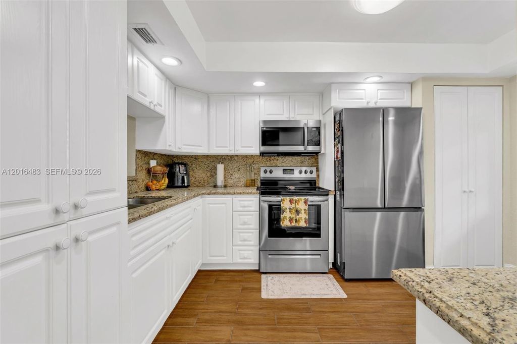 1101 Colony Point Cir 309, Pembroke Pines, FL 33026