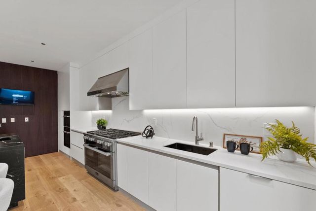 618 Tennyson Avenue, Palo Alto, CA 94301