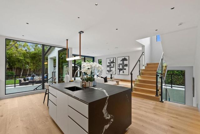 618 Tennyson Avenue, Palo Alto, CA 94301