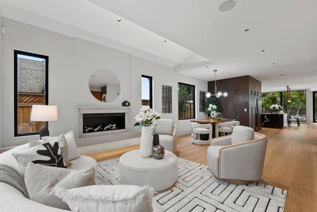 618 Tennyson Avenue, Palo Alto, CA 94301