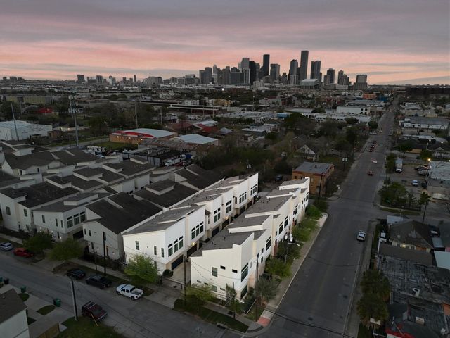 118 N Hutcheson Street, Houston, TX 77003