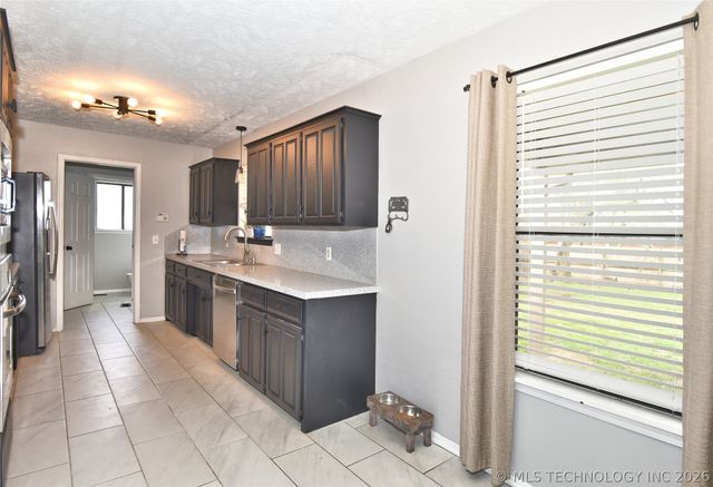 11712 S 98th East Avenue, Bixby, OK 74008