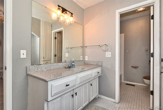 11712 S 98th East Avenue, Bixby, OK 74008